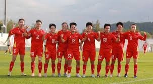 Stein：外界预期特雷·杨将会执行下赛季4900万球员选项