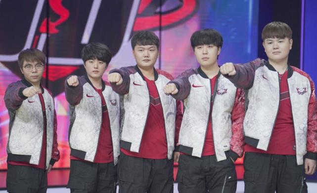 通过观察两 通过观察两